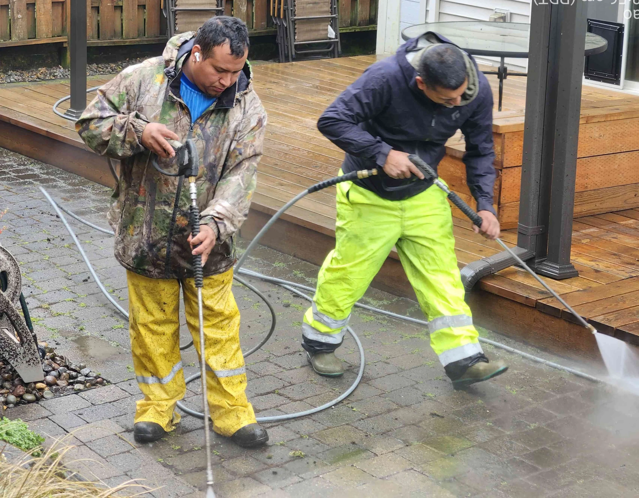 Power washing deck and pavers in Tualatin, OR